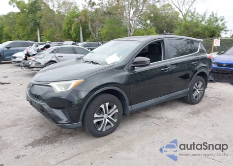 2018 Toyota Rav4 Le z USA, uszkodzony, nr VIN 2T3BFREV6JW715569